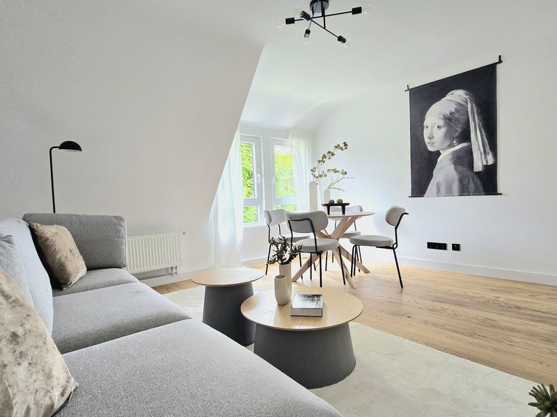 Topsanierte Wohnung für Singles oder Paare!  